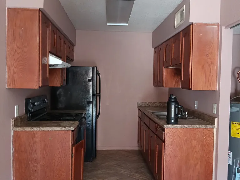 1646 W Shangri La Rd #4 — Photo 1