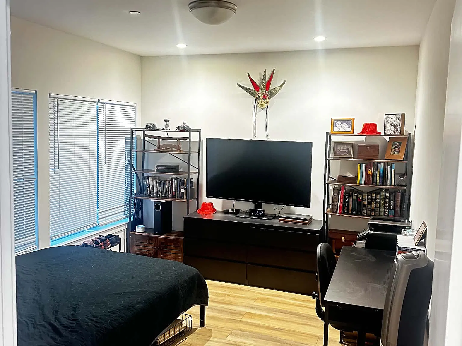 2 bed, 1300 sqft, $3,000 — Photo 1