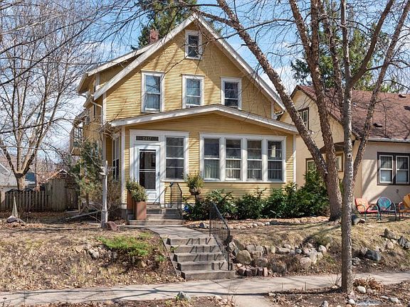 3rd image of 2417 32nd Ave S
