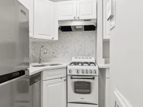 110 East 36th Street 2A image 4 of 5
