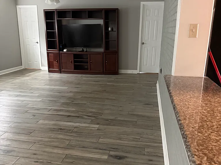 525 Oak Allee Dr — Photo 4