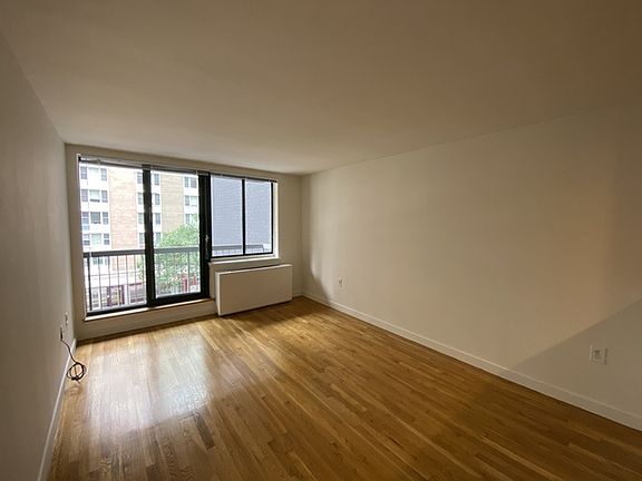 3rd image of 144 W 23rd St APT 9B