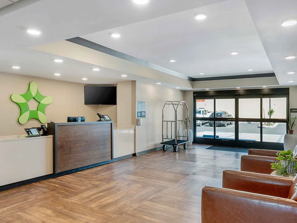Lobby and Guest Check-in