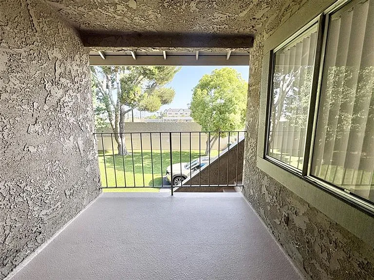 Baylor Apartments - 7531 — Photo 23