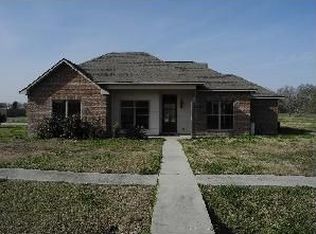 801 Belle Dr, Breaux Bridge, LA 70517