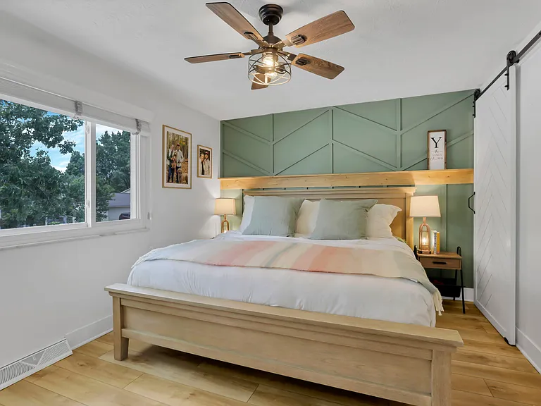 548 Theori Ave — Photo 24