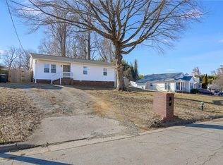 900 Beaumont Ave, Greensboro, NC 27401