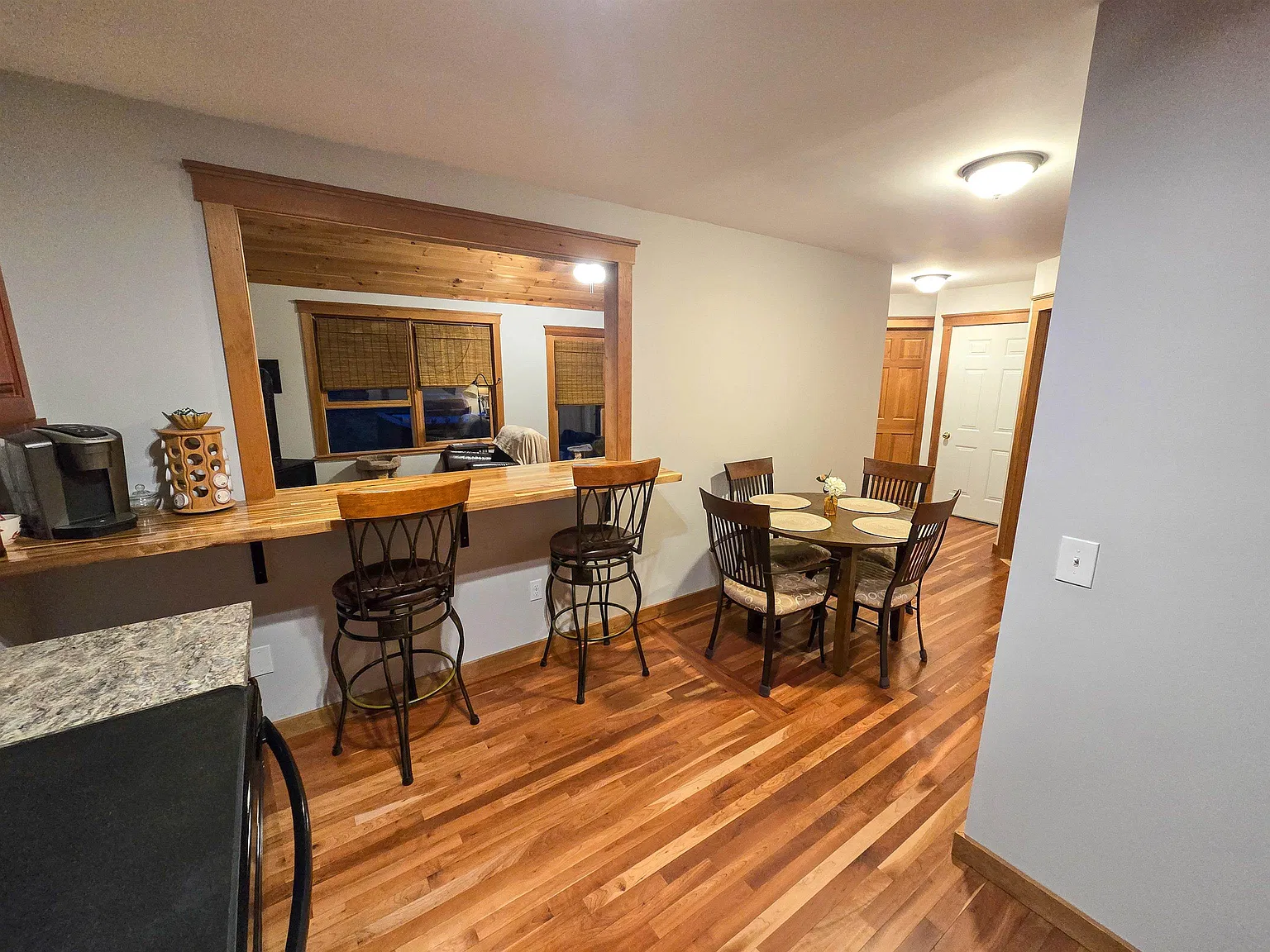 1 bed, 1.0 bath, 900 sqft, $2,000 — Photo 2