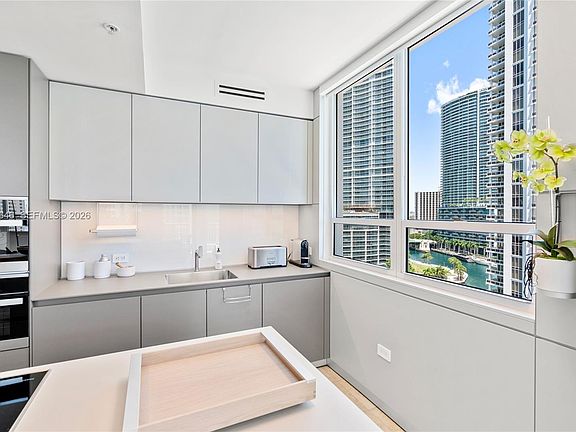4th image of 801 Brickell Key Blvd APT 1512