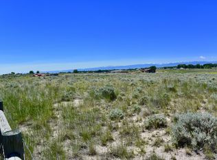 8 Mills Rd, Riverton, WY 82501