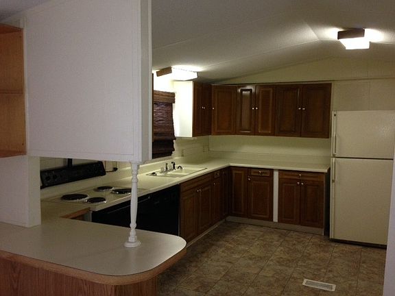 3rd image of 685 Bluesail Dr SE