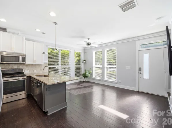 923 Warren Burgess Ln, Charlotte, NC 28205