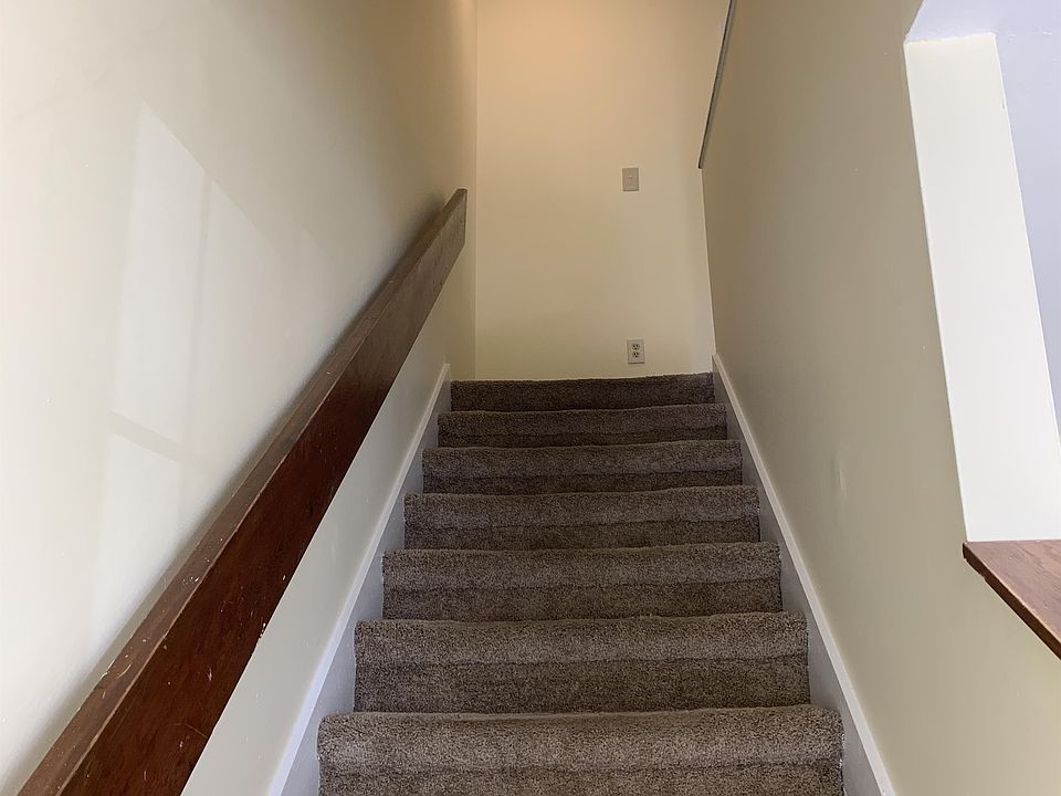 1st image of 1100 Pineland Ave APT 2E