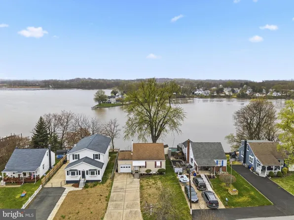 54 Wagners Ln, Baltimore, MD 21221