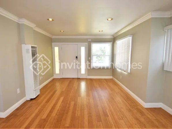 1552 W 66th St, Los Angeles, CA 90047