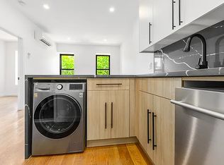 152 Macon St #3F, Brooklyn, NY 11216