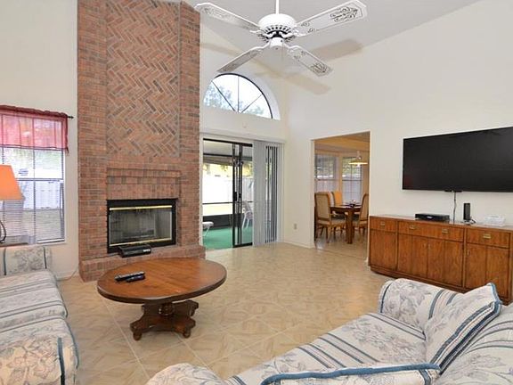 5th image of 1494 Hyde Park Dr