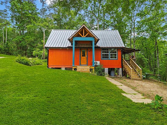 4th image of 300 James Ln