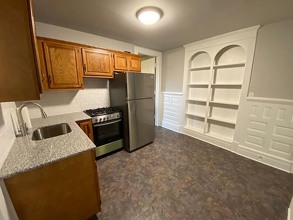 3rd image of 38 Anderson Pl APT 1