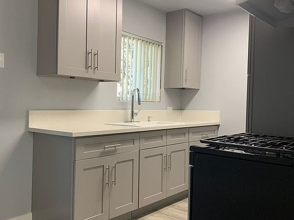 4th image of 453 S Barranca Ave #7