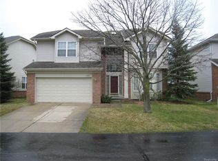 4681 Amberwood Ct, Oakland Twp, MI 48306