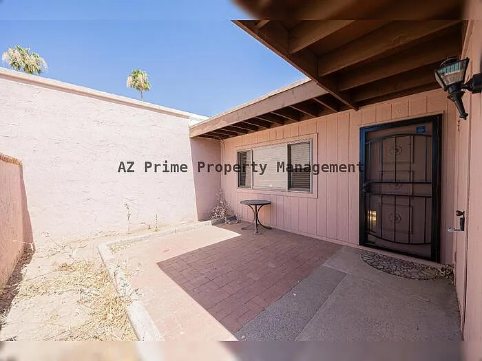 6008 W Augusta Ave — Photo 4