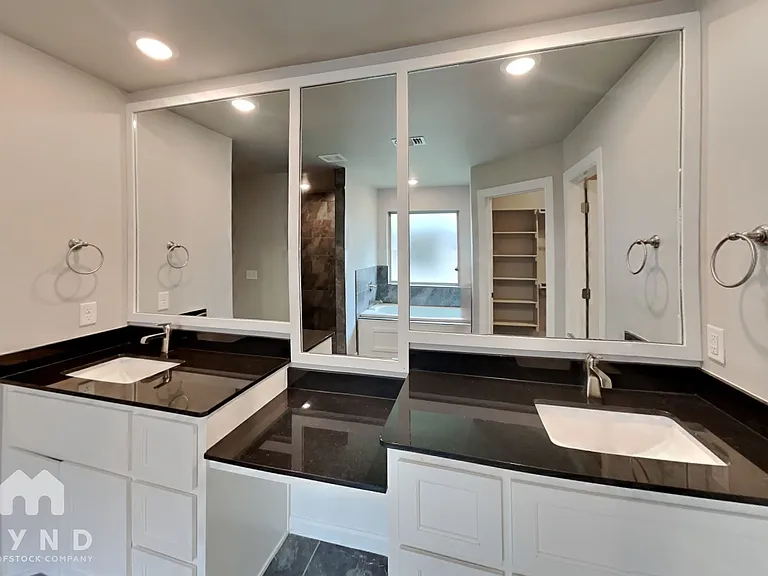 5400 Riverrun Ct — Photo 10