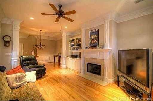 4th image of 8620 Parker Pl #8620