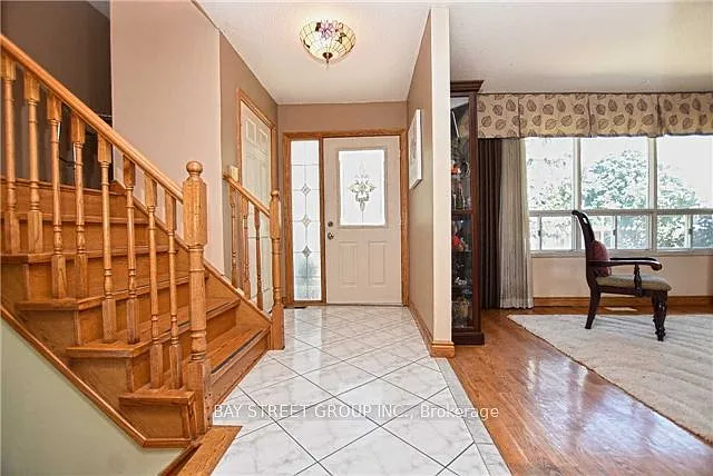37 Caledon Ct — Photo 9