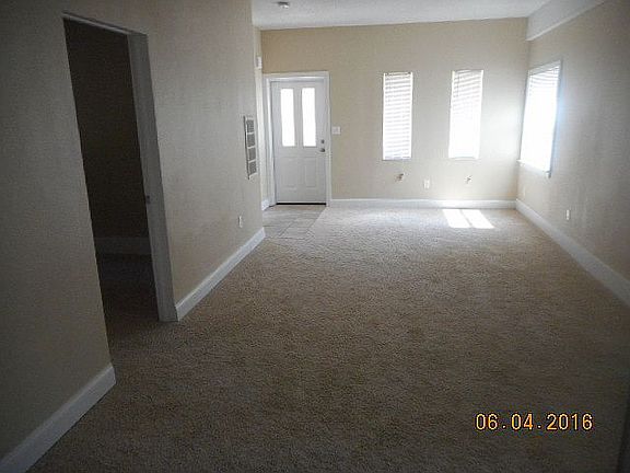 3rd image of 326 E Kentucky Ave