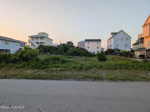 1110 N Topsail Drive N, Surf City, NC 28445