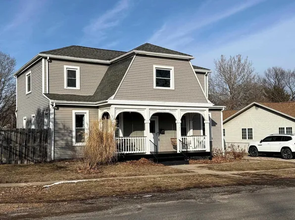 107 E Rutledge Ave, Petersburg, IL 62675