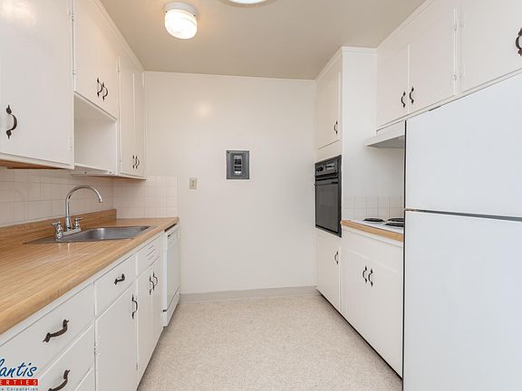 4th image of 167 Towne Ter APT 8