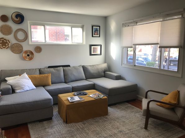 147 48th Pl NE