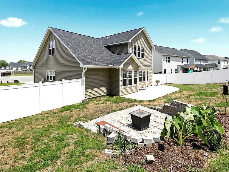 291 Burnside Dr — Photo 49