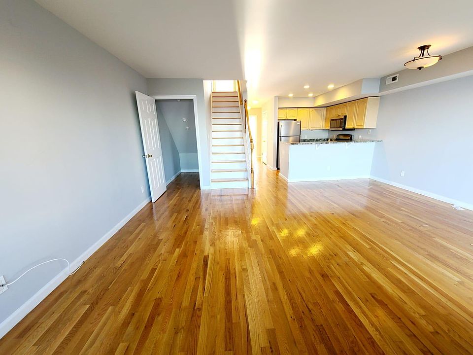 1st image of 50 Patricia Ln #304