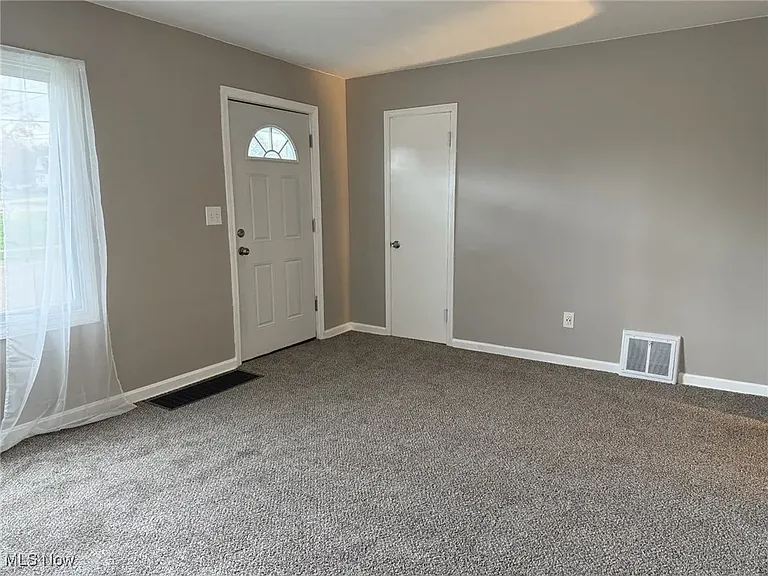 55 W Ralston Ave — Photo 4