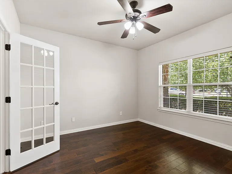 821 Westwood Ct — Photo 6