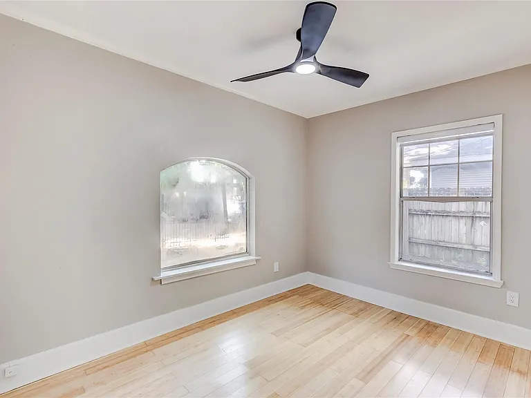 74 Julius St — Photo 12