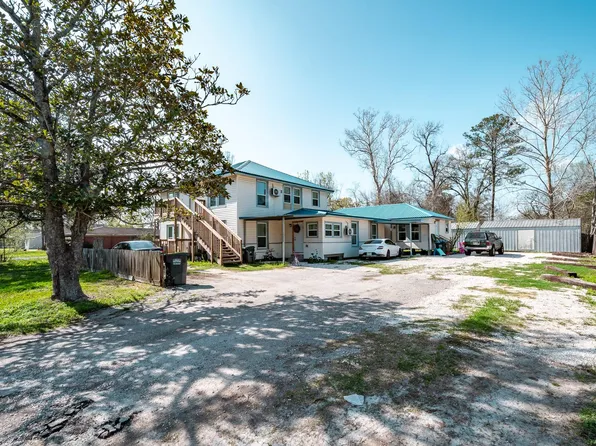 108 W Barrow St, Dayton, TX 77535