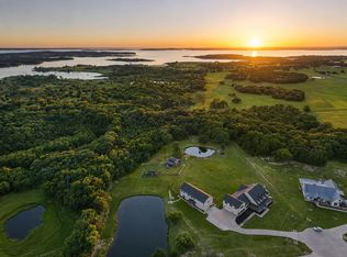 985 Vest Ln, Pilot Point, TX 76258
