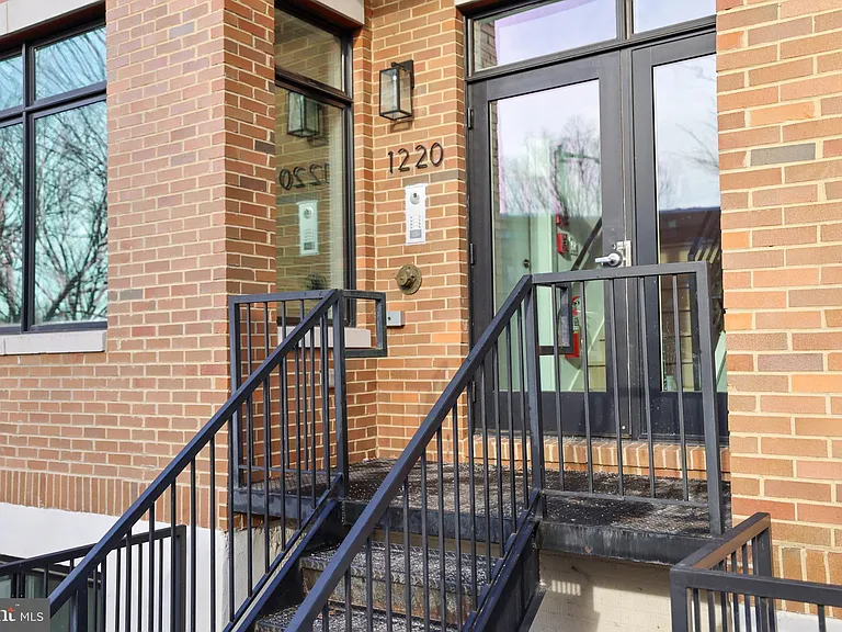 1220 Potomac Ave SE #3 — Photo 22
