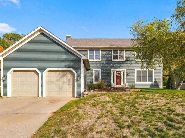 1497 Golf View Dr, River Falls, WI 54022