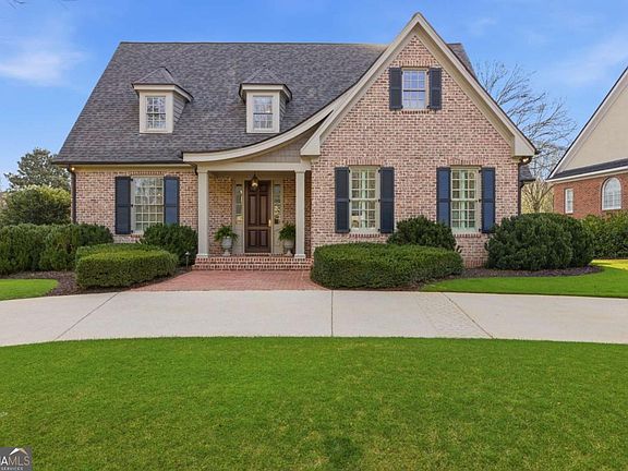 2nd image of 221 Hamilton Rd