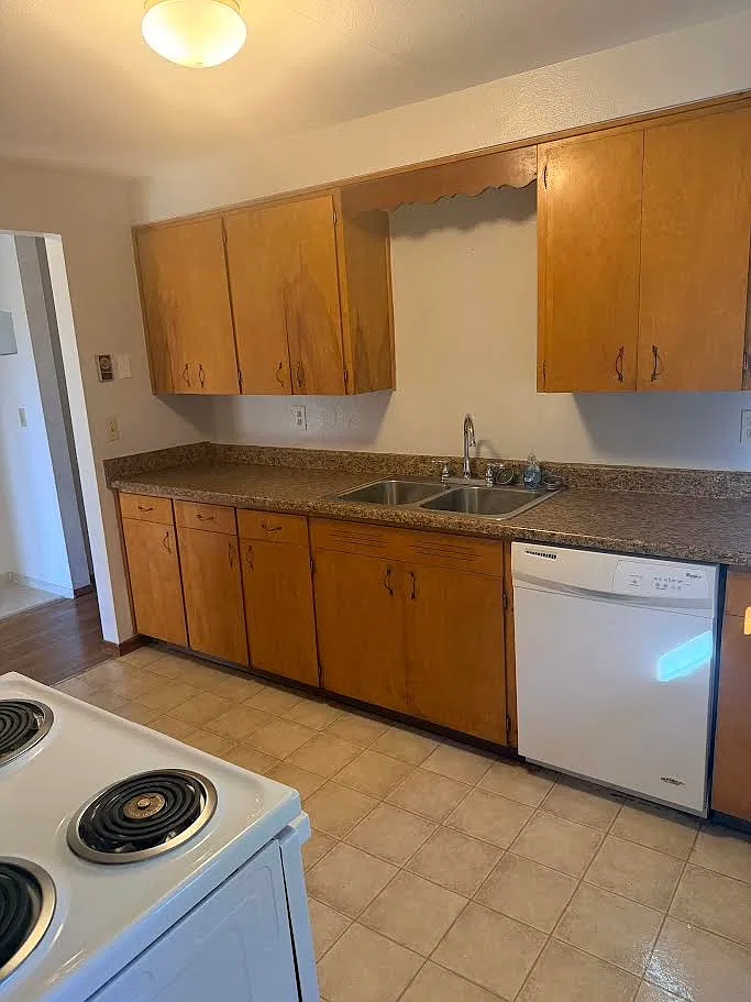 2 bed, $1,400 — Photo 4
