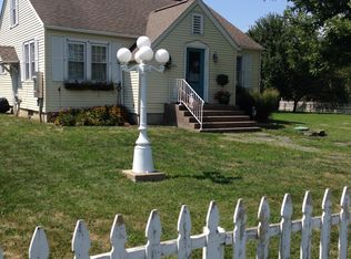 304 N Hedge St, Taylorville, IL 62568