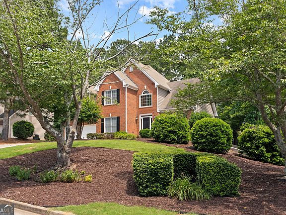 2nd image of 700 Braidwood Rdg NW