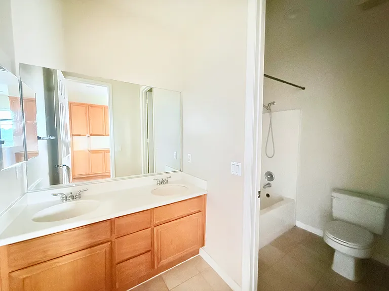 20512 Earl St — Photo 14