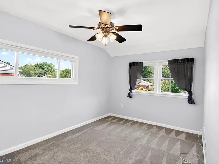 2225 Ellen Ave — Photo 16