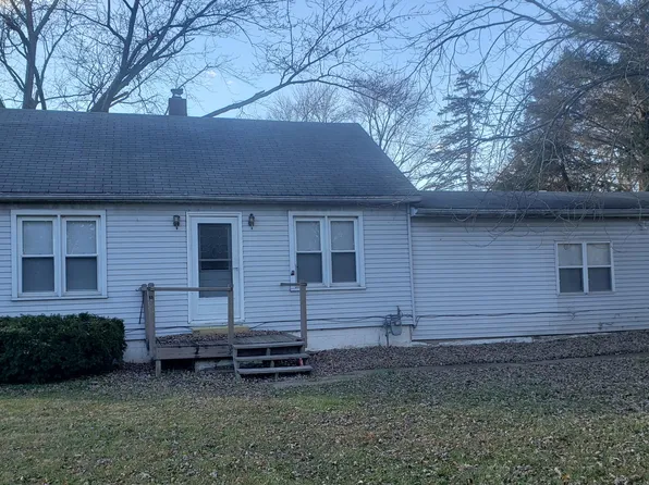1911 S Calhoun St, Griffith, IN 46319